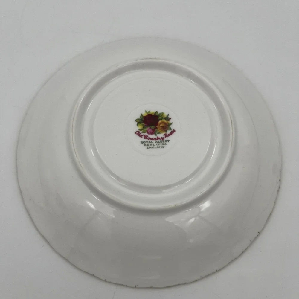 Vintage Royal Albert Old Country Roses Teacup &‎ Saucer Set - Bone China